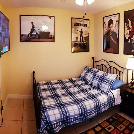 A1 Private Room With 55" Smart Tv Near Everything Orlando Exterior photo